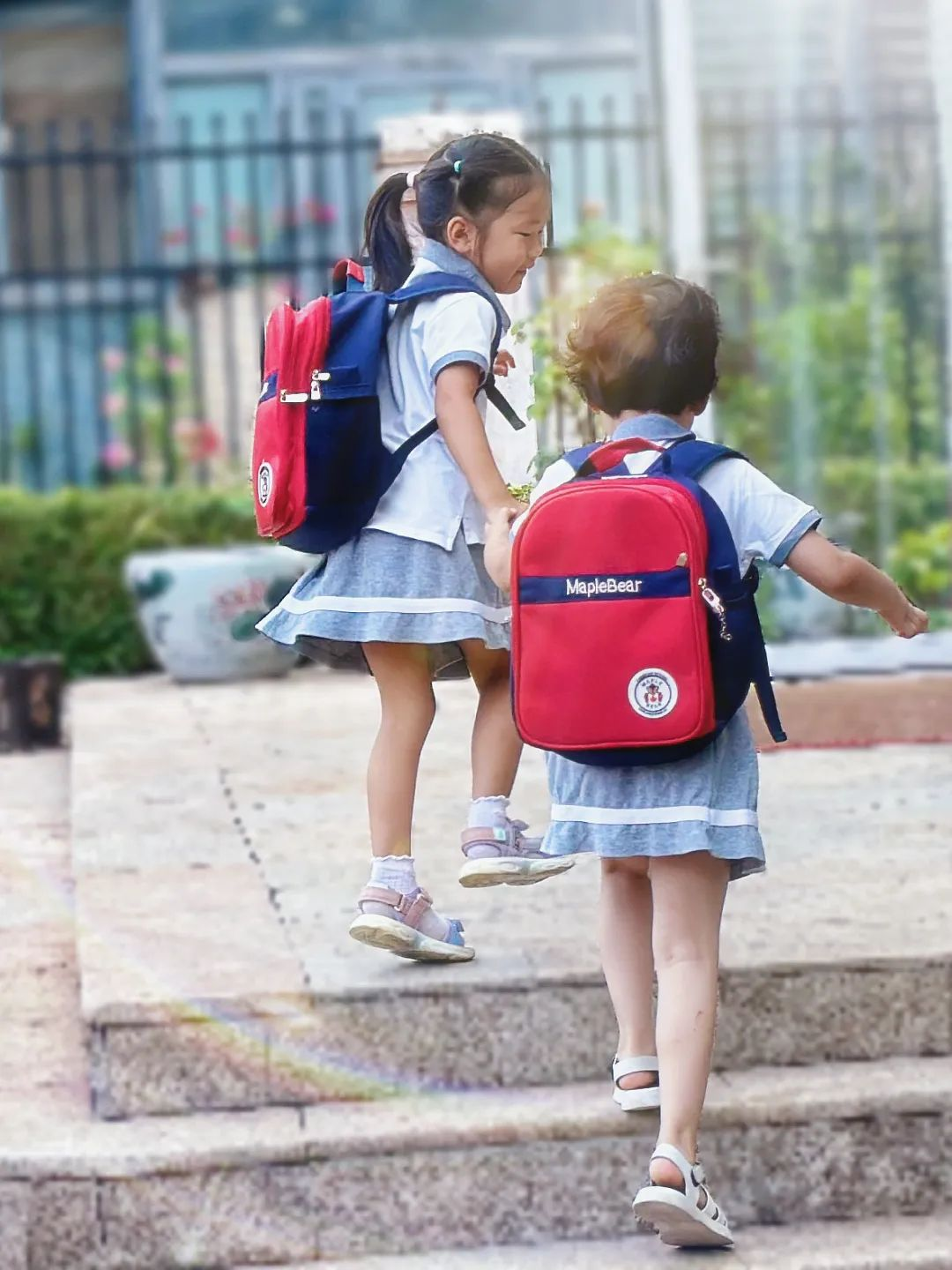 开学啦！共赴金秋美好，小熊宝们开学快乐！