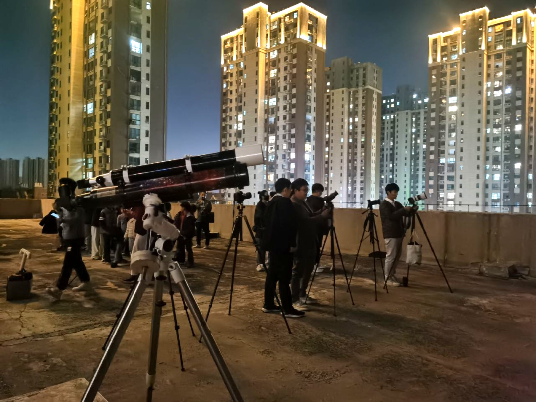 见者好运！6万年一遇的“宇宙级”浪漫被小学生“捕捉”到了！