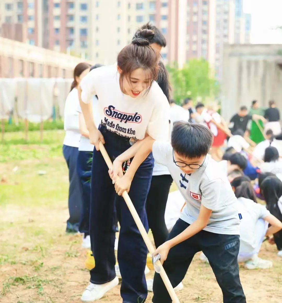 小熊月报10月多彩画卷：解锁校园的N多趣味瞬间!