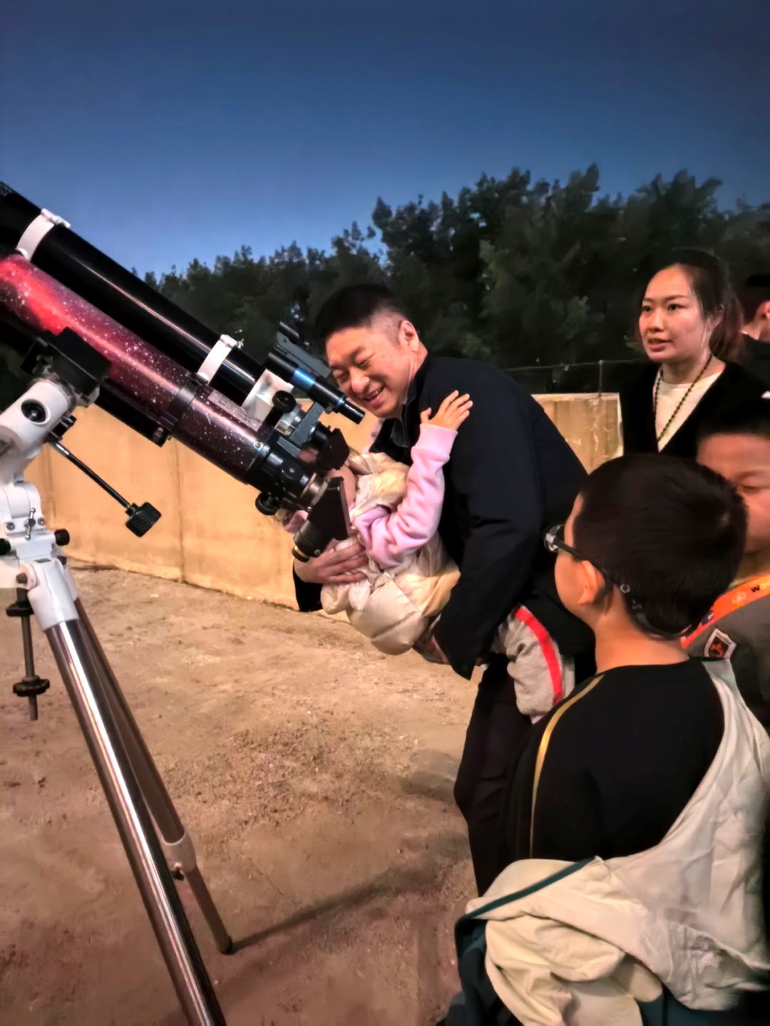 小熊月报10月多彩画卷：解锁校园的N多趣味瞬间!