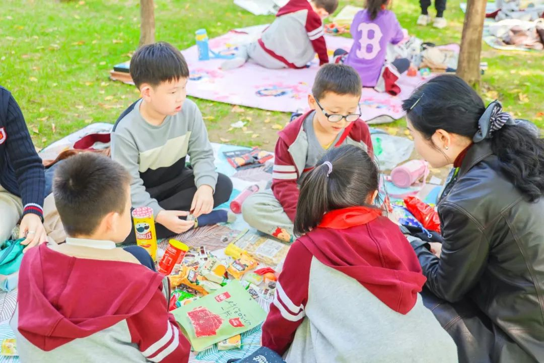 小熊月报10月多彩画卷：解锁校园的N多趣味瞬间!