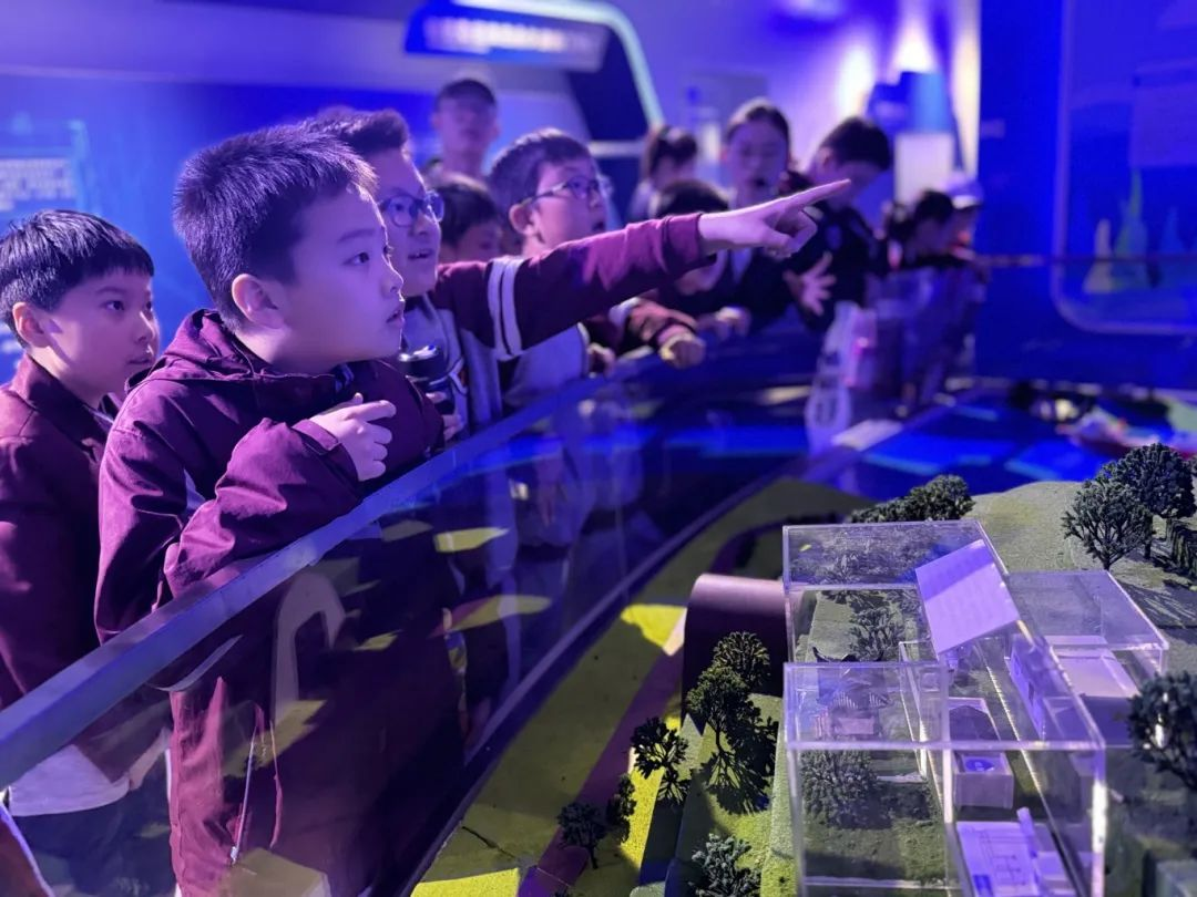 小熊月报10月多彩画卷：解锁校园的N多趣味瞬间!