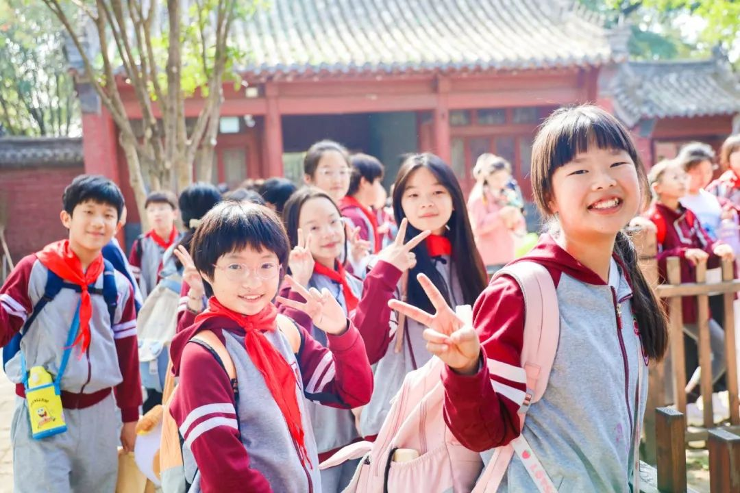 小熊月报10月多彩画卷：解锁校园的N多趣味瞬间!