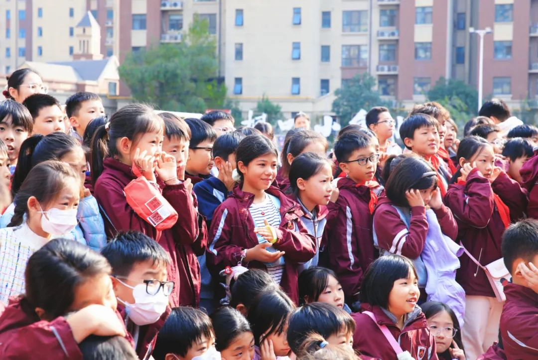 哇，Sci(ence)！国际小学科技节探索未来，high翻全场！