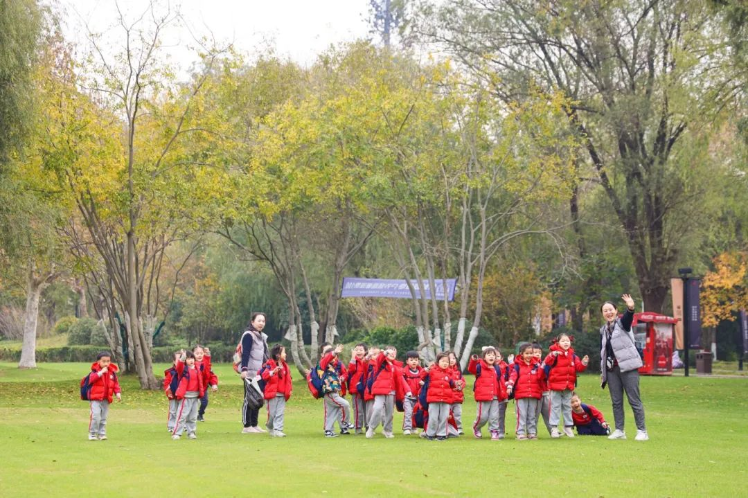 出发！去我们的森林幼儿园！