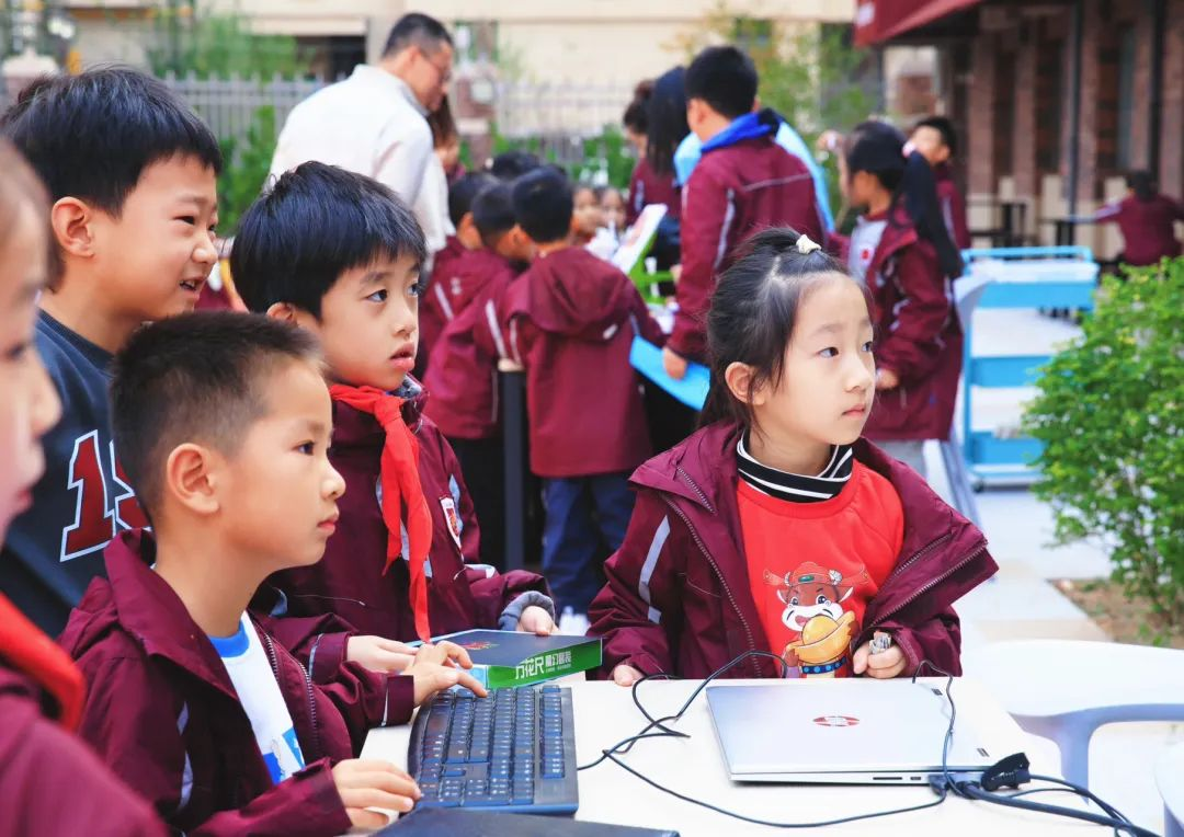 枫叶小熊小学英语浸入式多元体验营开启报名！