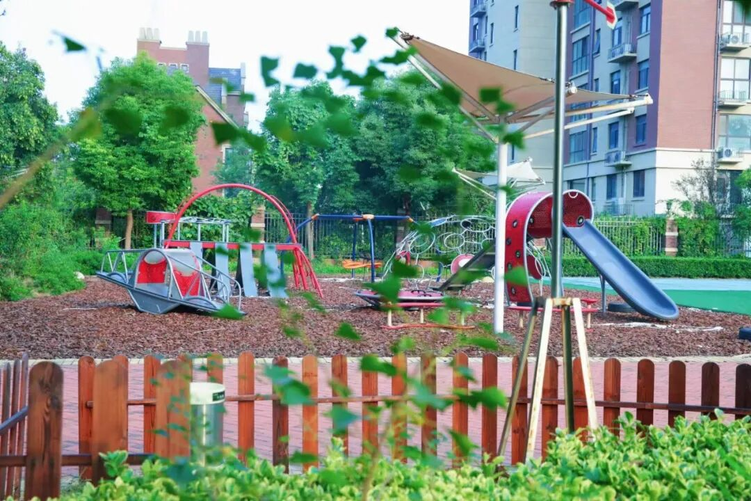 枫叶小熊小学介绍