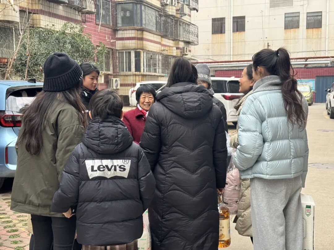 冬日里的暖阳小铺 枫叶小熊的爱从未缺席
